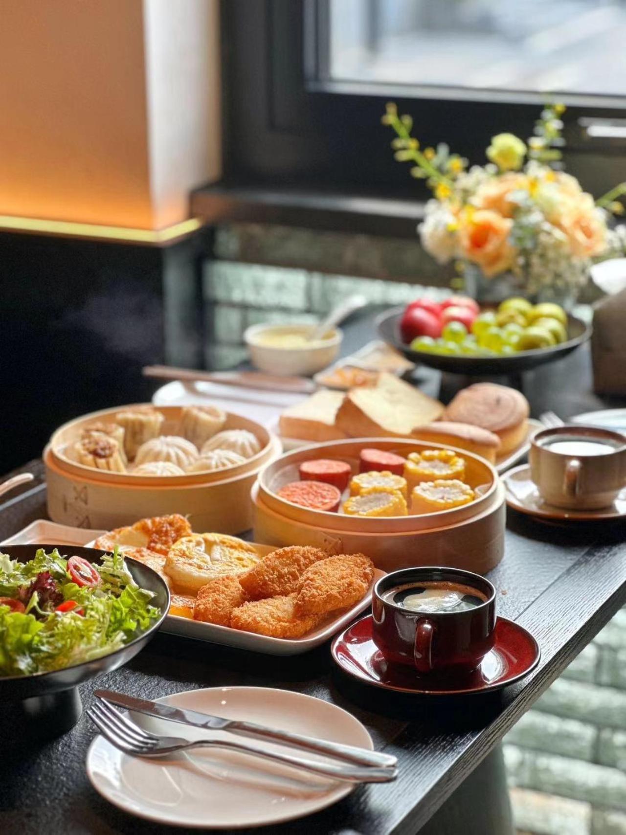 Happy Dragon Courtyard- Newly Renovated With French Windows, Near Tian'Anmen Forbidden City,Lama Temple And Heaven Temple, 3Minutes Walk From Subway,Fluent English Speaking With Tourist Sights Tickets Service ,Free Coffee &Laundry Service Peking Exteriér fotografie