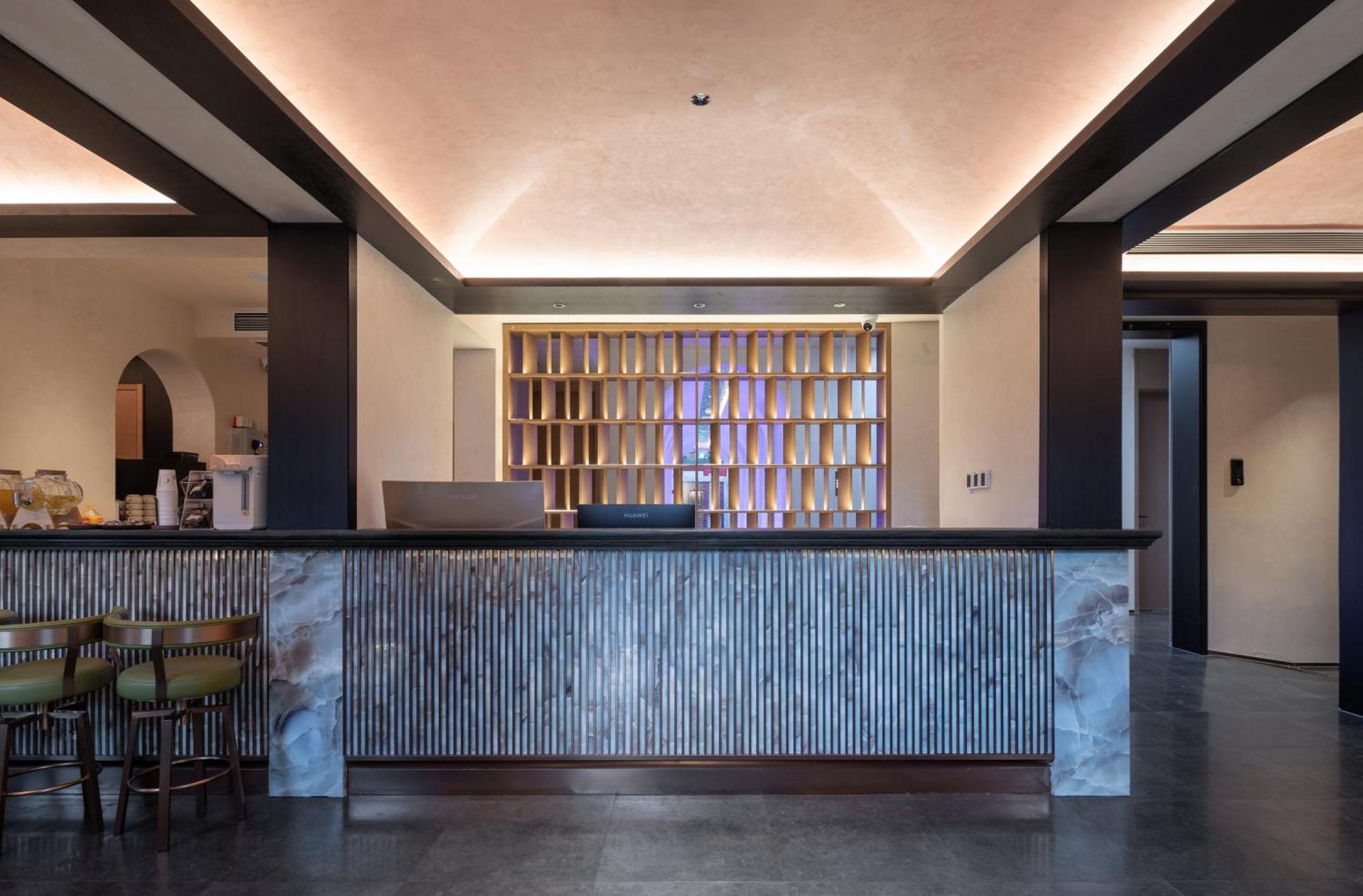 Happy Dragon Courtyard- Newly Renovated With French Windows, Near Tian'Anmen Forbidden City,Lama Temple And Heaven Temple, 3Minutes Walk From Subway,Fluent English Speaking With Tourist Sights Tickets Service ,Free Coffee &Laundry Service Peking Exteriér fotografie