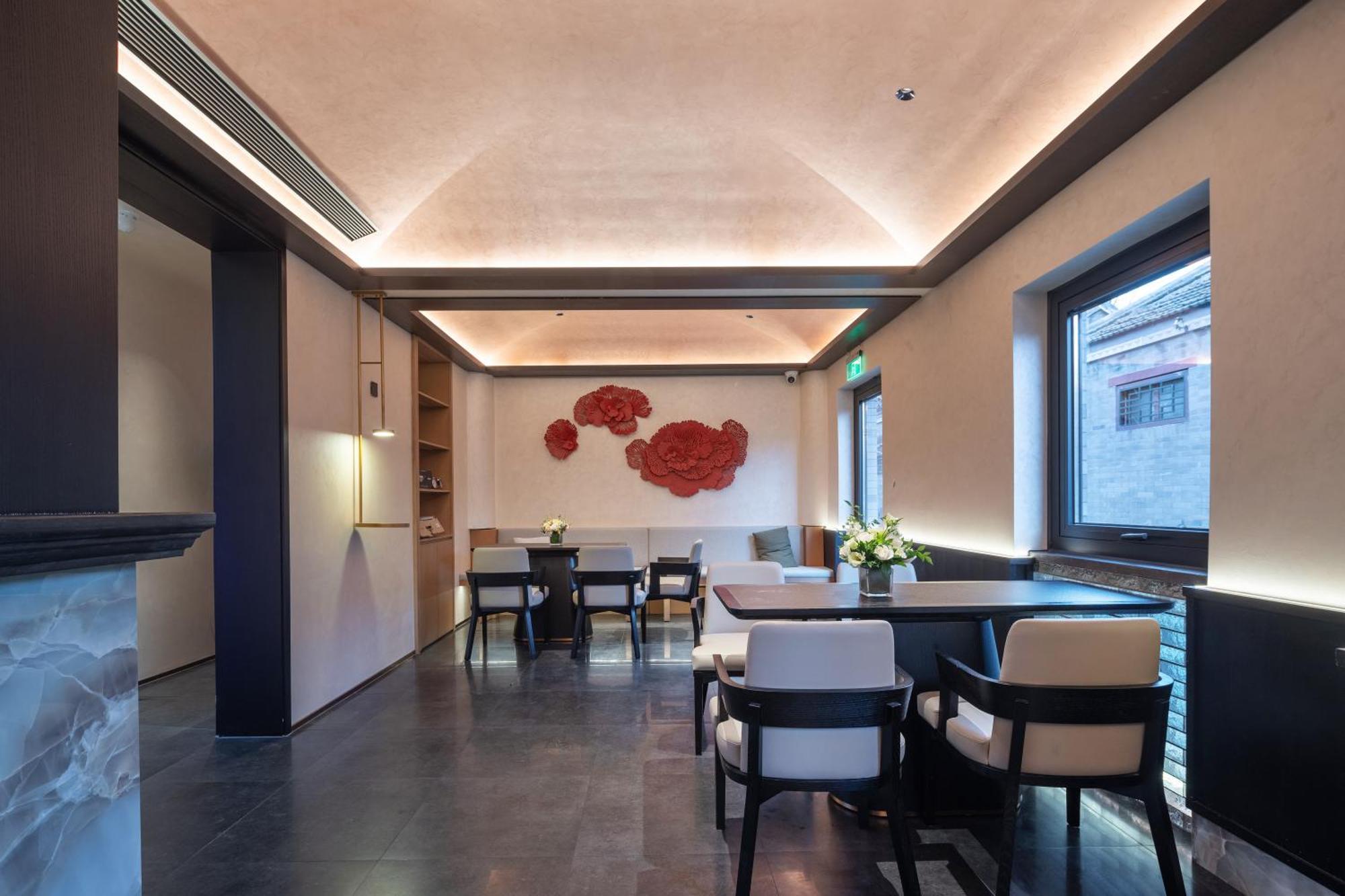 Happy Dragon Courtyard- Newly Renovated With French Windows, Near Tian'Anmen Forbidden City,Lama Temple And Heaven Temple, 3Minutes Walk From Subway,Fluent English Speaking With Tourist Sights Tickets Service ,Free Coffee &Laundry Service Peking Exteriér fotografie
