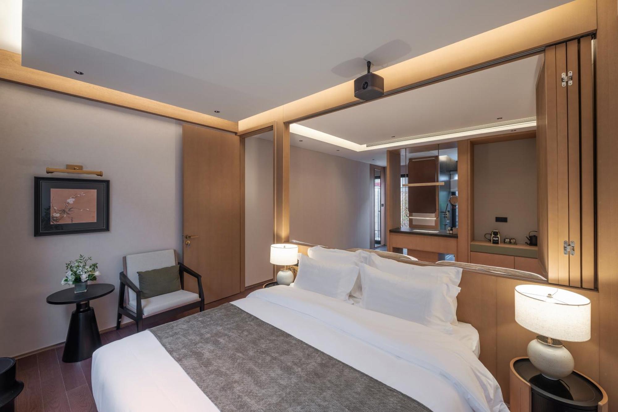 Happy Dragon Courtyard- Newly Renovated With French Windows, Near Tian'Anmen Forbidden City,Lama Temple And Heaven Temple, 3Minutes Walk From Subway,Fluent English Speaking With Tourist Sights Tickets Service ,Free Coffee &Laundry Service Peking Exteriér fotografie