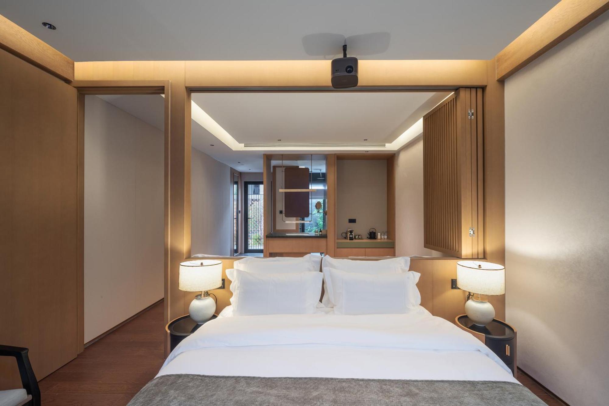Happy Dragon Courtyard- Newly Renovated With French Windows, Near Tian'Anmen Forbidden City,Lama Temple And Heaven Temple, 3Minutes Walk From Subway,Fluent English Speaking With Tourist Sights Tickets Service ,Free Coffee &Laundry Service Peking Exteriér fotografie