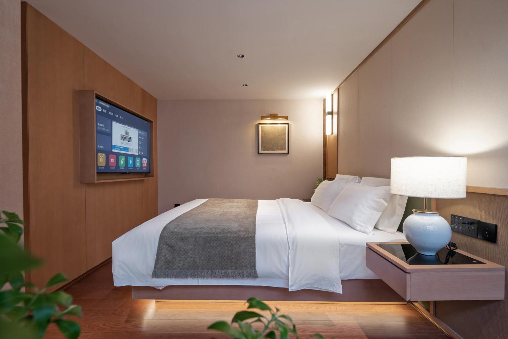 Happy Dragon Courtyard- Newly Renovated With French Windows, Near Tian'Anmen Forbidden City,Lama Temple And Heaven Temple, 3Minutes Walk From Subway,Fluent English Speaking With Tourist Sights Tickets Service ,Free Coffee &Laundry Service Peking Exteriér fotografie