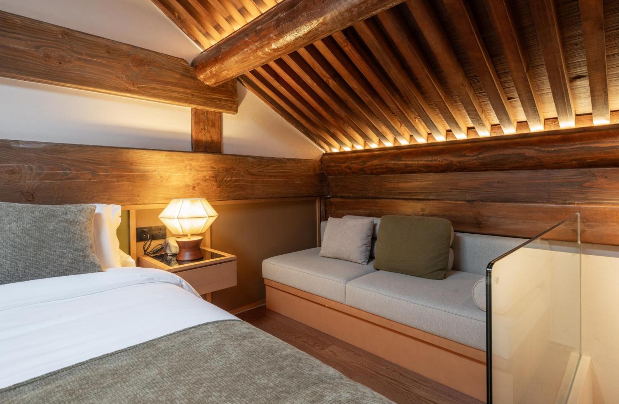 Happy Dragon Courtyard- Newly Renovated With French Windows, Near Tian'Anmen Forbidden City,Lama Temple And Heaven Temple, 3Minutes Walk From Subway,Fluent English Speaking With Tourist Sights Tickets Service ,Free Coffee &Laundry Service Peking Exteriér fotografie