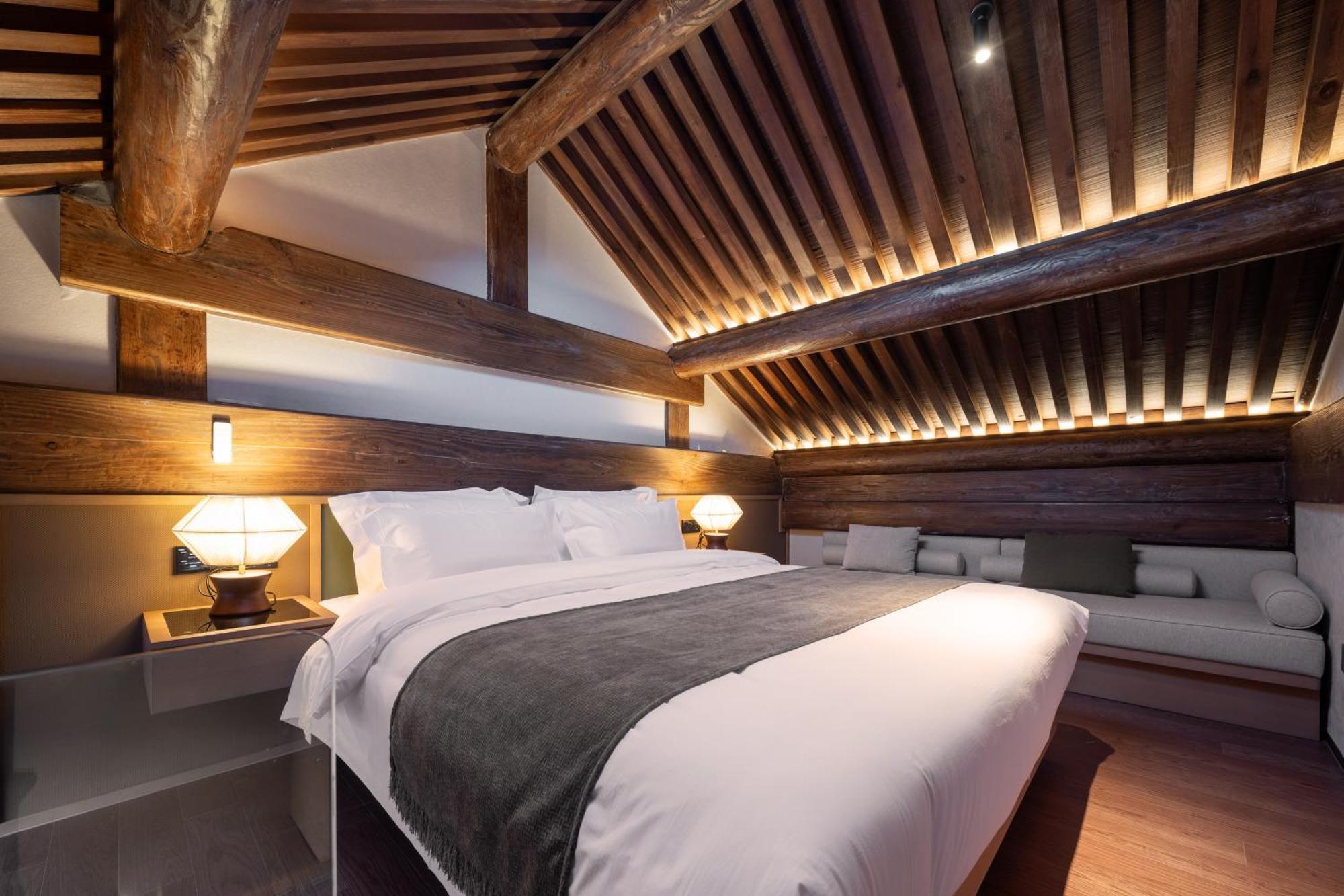 Happy Dragon Courtyard- Newly Renovated With French Windows, Near Tian'Anmen Forbidden City,Lama Temple And Heaven Temple, 3Minutes Walk From Subway,Fluent English Speaking With Tourist Sights Tickets Service ,Free Coffee &Laundry Service Peking Exteriér fotografie