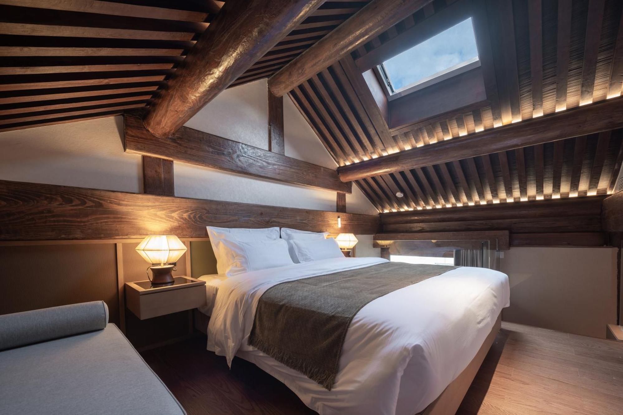 Happy Dragon Courtyard- Newly Renovated With French Windows, Near Tian'Anmen Forbidden City,Lama Temple And Heaven Temple, 3Minutes Walk From Subway,Fluent English Speaking With Tourist Sights Tickets Service ,Free Coffee &Laundry Service Peking Exteriér fotografie