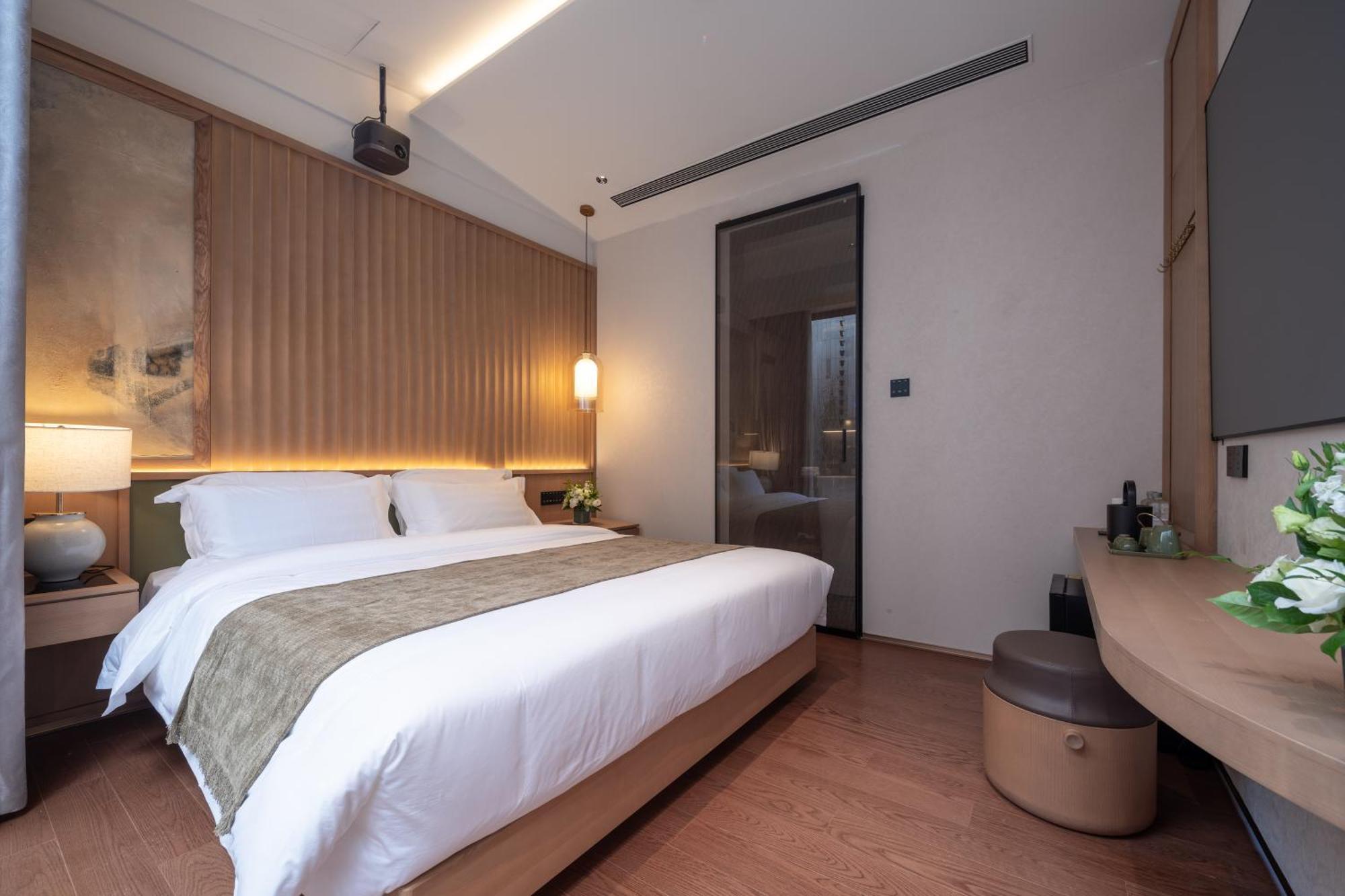 Happy Dragon Courtyard- Newly Renovated With French Windows, Near Tian'Anmen Forbidden City,Lama Temple And Heaven Temple, 3Minutes Walk From Subway,Fluent English Speaking With Tourist Sights Tickets Service ,Free Coffee &Laundry Service Peking Exteriér fotografie